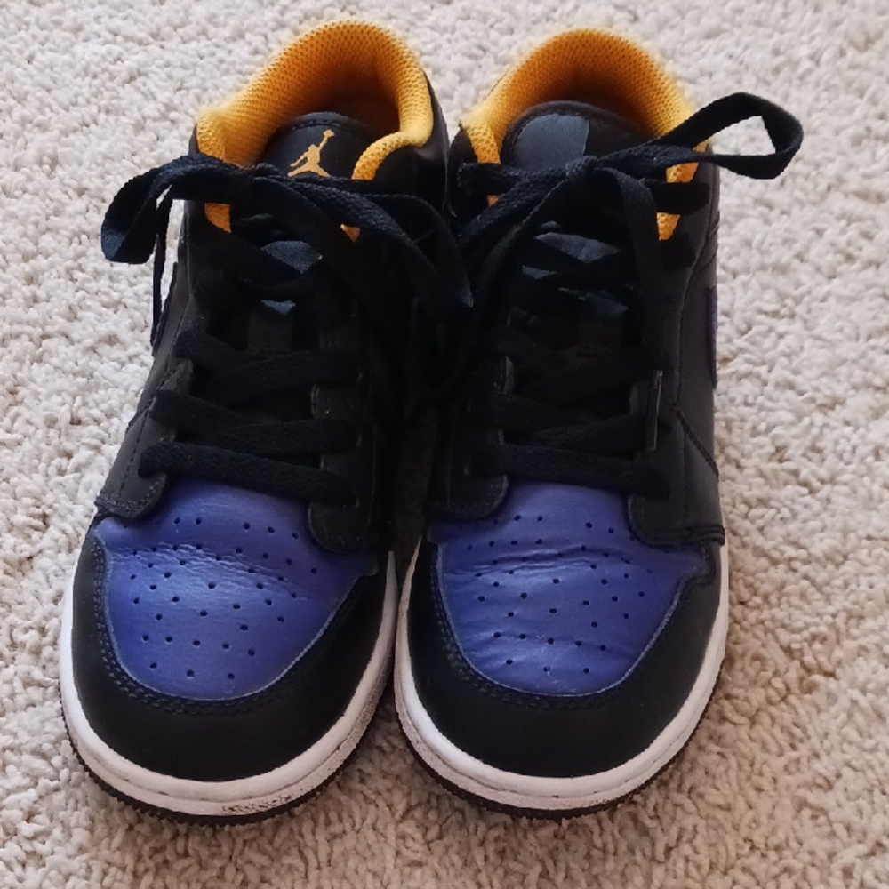 Air Jordan 1 Low, Size 4 Youth, Preowned